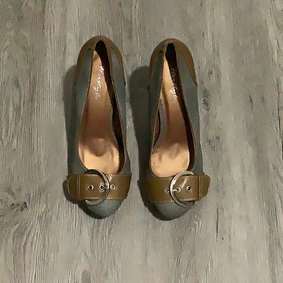 Herstyle Brown And Gray Heels - Picture 2 of 8
